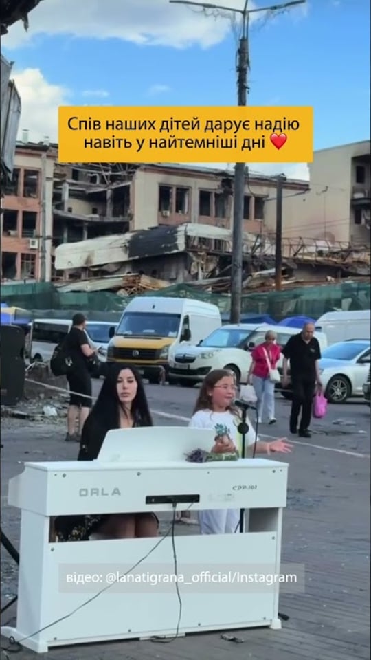 Навіть у найважчі моменти дитячий спів нагадує, що надія живе