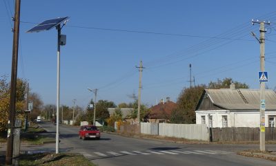 Na KHarkivshchyni pishokhidni perekhody osvitliuiut likhtari na soniachnykh paneliakh