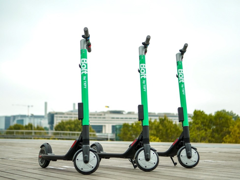 bolt by taxify scooters in paris 5