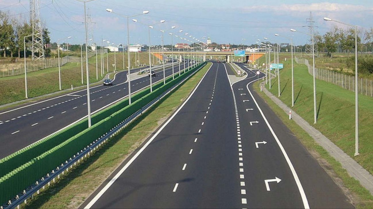 В Україні з’являться нові дороги з дозволеною максимальною швидкістю до 130 км/год, ШоТам