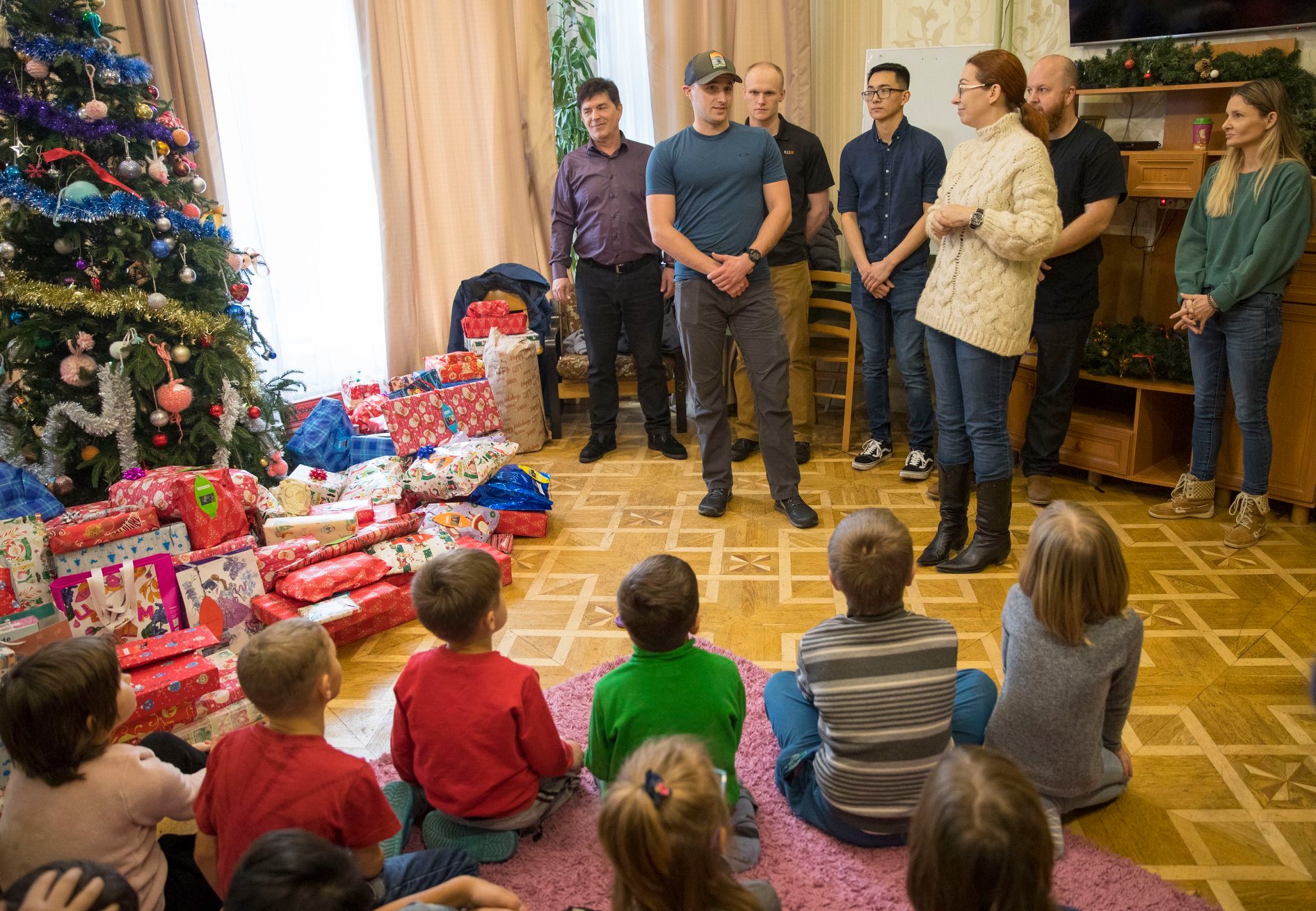 У Києві морські піхотинці НАТО відвідали дитячий будинок, ШоТам